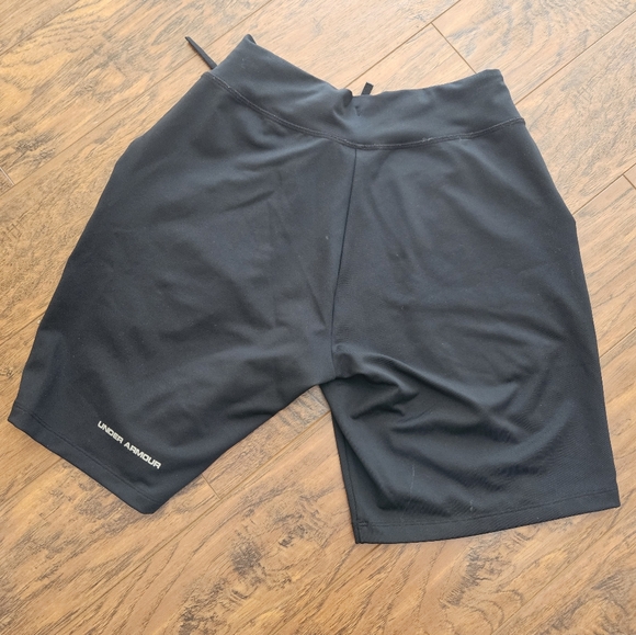 Under Armour drawstring shorts - Picture 3 of 3